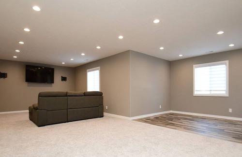 Omaha Casa | 5 bedroom Spacious Home w/ entertainment & 5 mins from interstate!