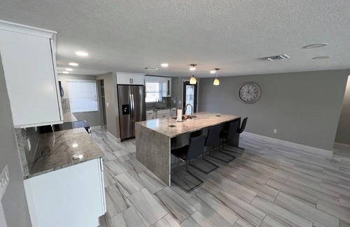 Port Richey Casa | 5-Bedroom Water Front Vacation Home - Tropical Paradise with Breathtaking Views!