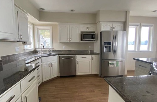 Suquamish Casa | 5-bedroom waterfront House with beach