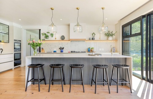 Constantia Casa | 5 bedroom with Stunning garden, pool and views. Dream family vacation home