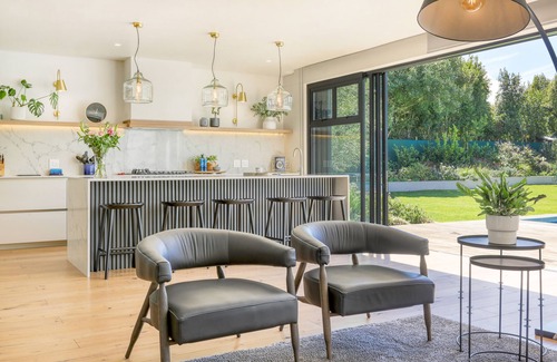 Constantia Casa | 5 bedroom with Stunning garden, pool and views. Dream family vacation home