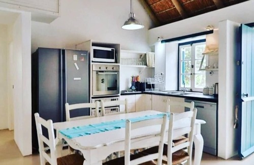 Struisbaai Casa | 5 Bedroomed Fisherman's Cottage in Struis Bay