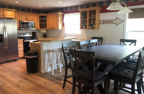 Silver Lake Cabaña | 5 Bedrooms/2 baths Heated Pool,Private Beach Access & More