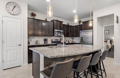 Loughman Casa | 5 Bedrooms/4 Bathrooms/Solterra (5489MO)