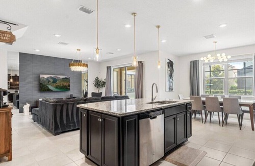 Loughman Casa | 5 Bedrooms/4 Bathrooms/Solterra (5489MO)