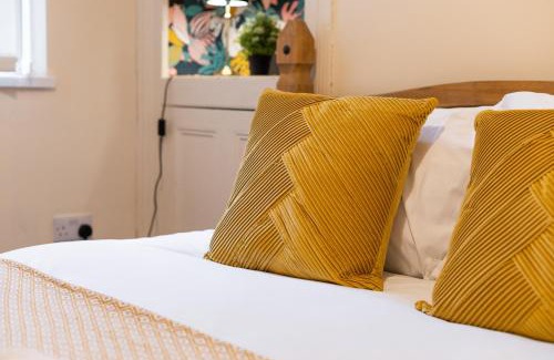 Uplands Apartamento | 5 Bedrooms 4 Double rooms Smart Tv's in all rooms