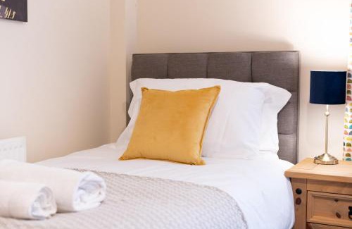 Uplands Apartamento | 5 Bedrooms 4 Double rooms Smart Tv's in all rooms