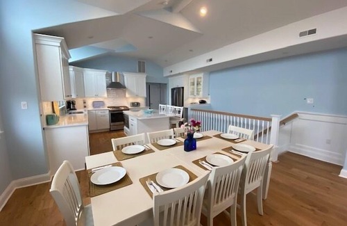 Townsend's Inlet Casa | 5 Bedrooms, Bonus Room with Elevator Townhouse!!