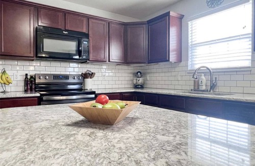 New Baden Casa | 5 bedrooms near SAFB