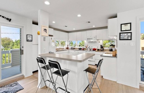 Loveladies Casa | 5 BEDROOMS ON PRIVATE LANE!