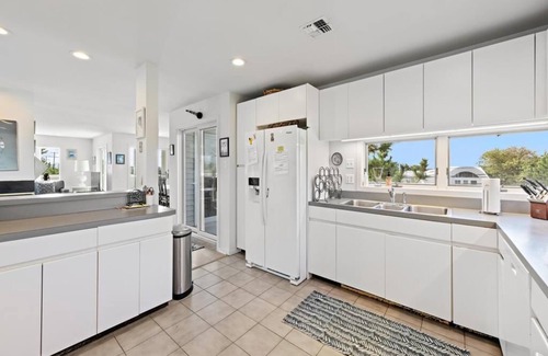 Loveladies Casa | 5 BEDROOMS ON PRIVATE LANE!
