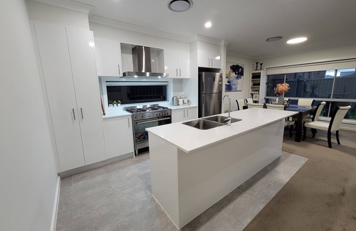 Marsden Park Casa | 5 bedrooms single story New house in heart of Marsden Park (NO STAIRS)