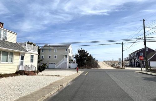 North Beach Haven Casa | 5 Bedrooms That Sleeps 14! Home Has Ocean Views! 50 Feet From Beach Ramp!