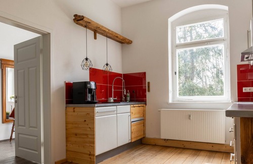 Mugeln Condominio | 5 bedrooms with murals from 1890