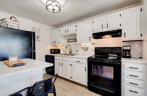 Bristol Apartamento | Cozy updated Condo on Newfound Lake with water view
