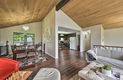 Central Houghton Casa | 5 ⭐ Big 7BR house, Indoor Cinema near Wineries, Beaches, Golf