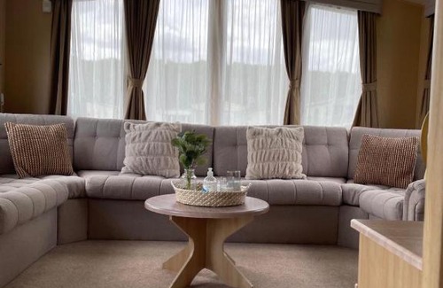 Cresswell Otro | 5 Birth Static Caravan Partially Adapted, Walk in Shower/Shower Chair