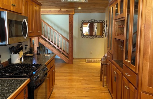Gunnison - Crested Butte Cabina | 5 BR/3.5 BATH Gunnison Valley Home on the River between 2 ski areas, 4 wheeling