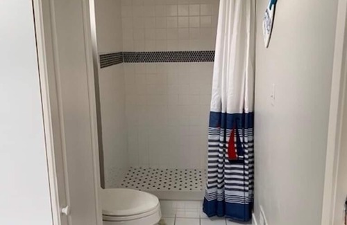 Loveladies Casa | 5 BR, 3rd from the ocean