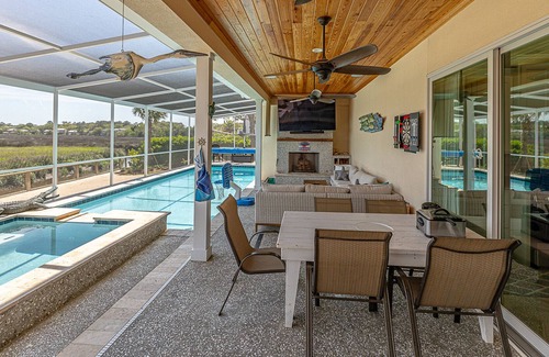 Epworth Acres Casa | 5 BR/4.5 BA | Dunbar Creek | Screened-In Pool