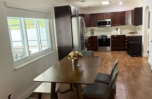 Cypress Gardens Casa | 5 BR home with large patio, pool & outdoor family fun - 7 mins to LEGOLAND!