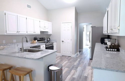Navarre Casa | 5-BR home with private pool and hot tub Navarre/Pensacola