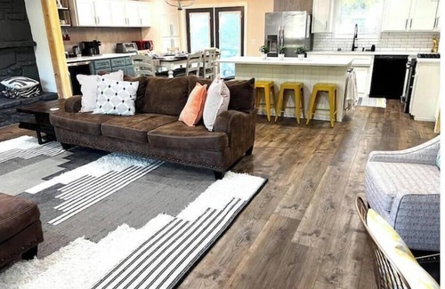 Prairie Creek Casa | 5 BR House w/Boat Parking .5m to Marina. Game room. Outside fire pit.