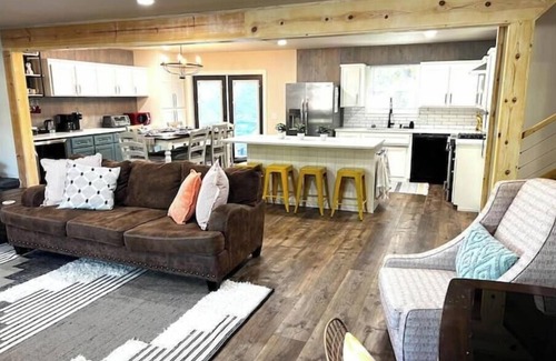 Prairie Creek Casa | 5 BR House w/Boat Parking .5m to Marina. Game room. Outside fire pit.