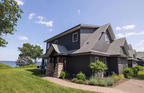 Nisswa Cabaña | 5 BR Lake House on Shores of Beautiful Gull Lake - Families or Couples Getaway