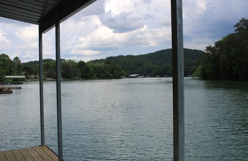 Jacksboro Casa | 5 BR lake house with dock