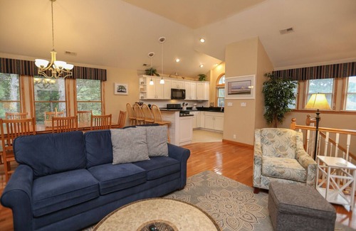 Sea Acres Casa | 5 BR Oceanside Home in Duck - Short Walk to Shops & Restaurants