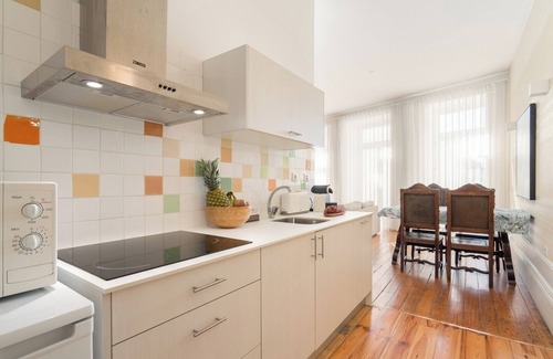 Lordelo do Ouro e Massarelos Apartamento | 5 Captivating Rustic Flats w/ Jacuzzi and Garden