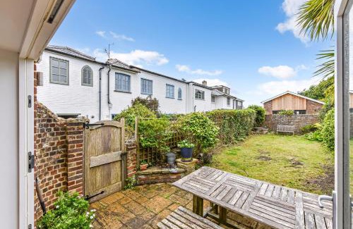 West Wittering Casa | 5 Coastguard Cottage and Wash House, West Wittering