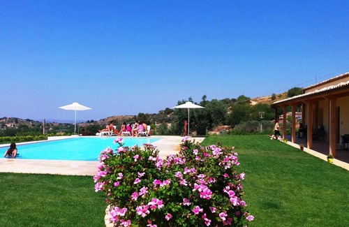 Chiaramonte Gulfi Villa | 5 cabañas con vistas a la campiña siciliana, adecuadas para familias