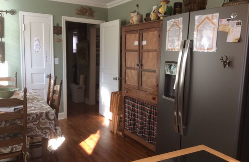 Donelson Casa | 3 dormitorios / Nuevo kit Ap wi-fi / 4 HDTV 1/3 acre patio / patio / parrilla 7. 2 Downtown 5. 1 Opryland