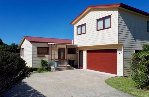 Hahei Casa | 5 Doors Down - Hahei Holiday Accommodation