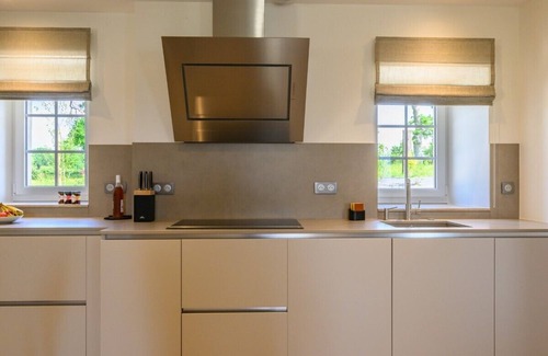 Saint-Sauveur-le-Vicomte Casa | 5* gîte in the Cotentin region indoor pool spa gym games room