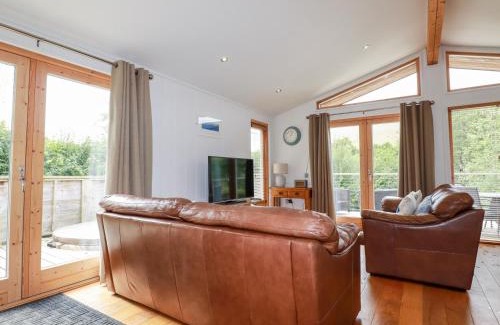 Looe Casa | 5 Hedgerows