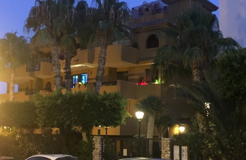 Punta Prima Apartamento | Apartamento de lujo de 2 dormitorios en el 5 * Panorama Park, TV vía satélite con wifi