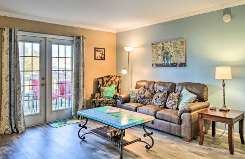 Gulf Shores Apartamento | 5 Mi to Beach Gulf Shores Condo with Perks!