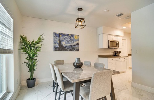 Bay Crest Park Casa | 5 Mi to Beach: Tampa Retreat w/ Furnished Lanai!