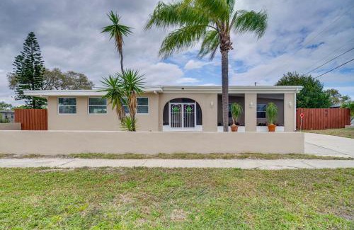 Bowe Gardens Apartamento | 5 Mi to Beaches Melbourne Duplex with Pool!