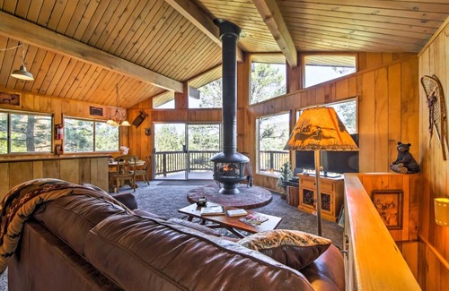 Big Bear Casa | 5 Mi to Big Bear Mtn Resort Cozy Cabin with Deck