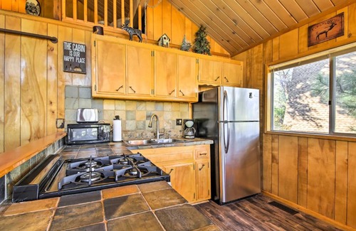 Big Bear Casa | 5 Mi to Big Bear Mtn Resort Cozy Cabin with Deck