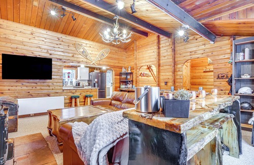 Blue River Cabaña | 5 Mi to Breckenridge Ski Resort: Cozy Wood Cabin!