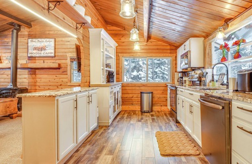 Blue River Cabaña | 5 Mi to Breckenridge Ski Resort: Cozy Wood Cabin!