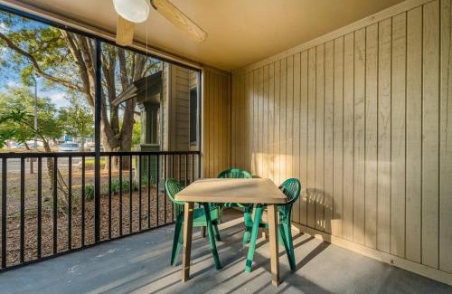 Bearss Plaza Apartamento | 5 MI to Busch Gardens + 2 MI to USF + Pool + Gym