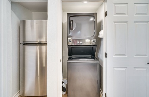 Northwest Los Angeles Heights Cabaña | Modern San Antonio Getaway ~ 5 Mi to Downtown!