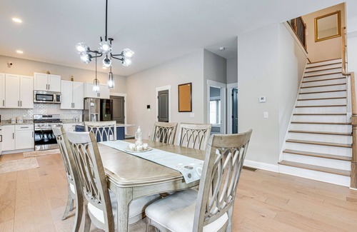 Sylvan Hills Casa | 5 Mi to Dtwn ATL: Home w/ Office & Large Backyard!
