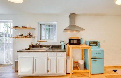 Los Angeles Apartamento | 5 Mi to Dtwn Los Angeles Apt with Outdoor Space!